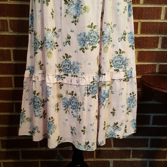 ❌sold❌ Gal Meets Glam Isabel Floral Smocked Midi Dress - Picture 5 of 11